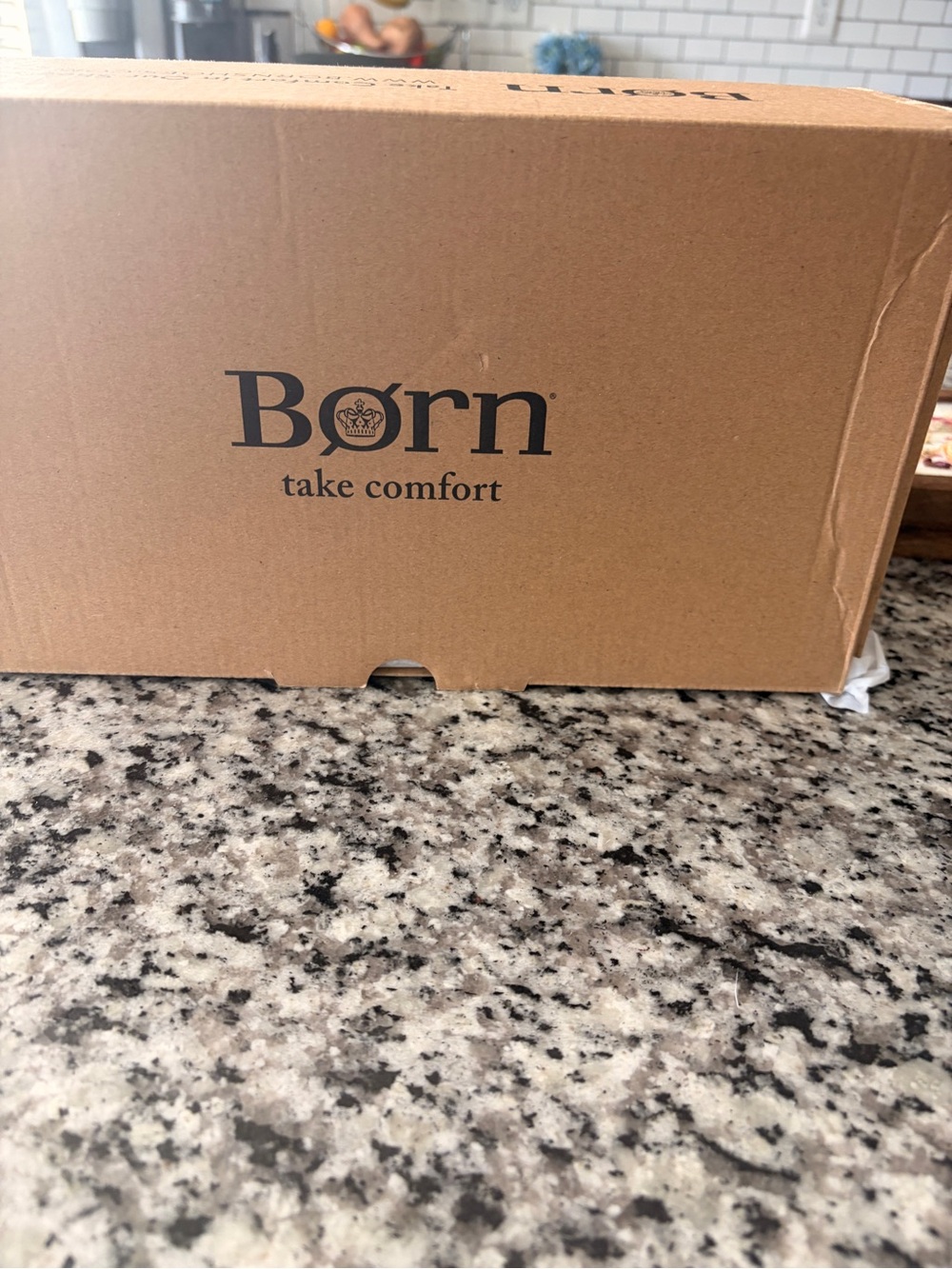Brand New Born Women’s 10 Take Comfort Sneaker - Picture 5 of 10
